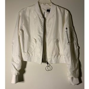 Forever 21 Long Sleeve Ring Zip Jacket 
S
white, silver
NWOT